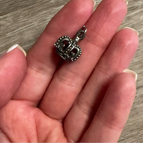 Jewel Kade Silver Crown Keepsake Charm - Picture 2 of 2